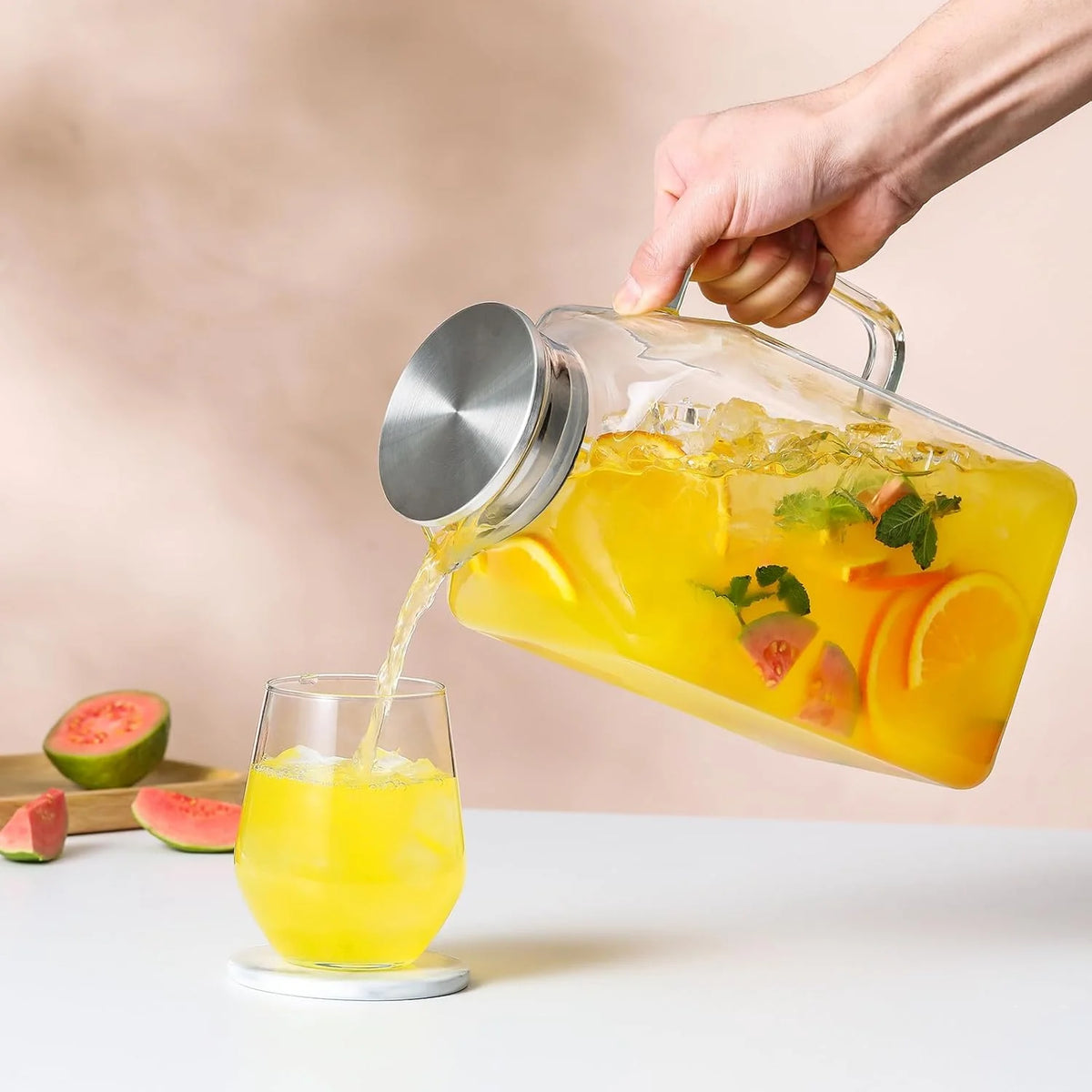 Borosilicate Glass Pitcher With Lid And Spout For Beverages